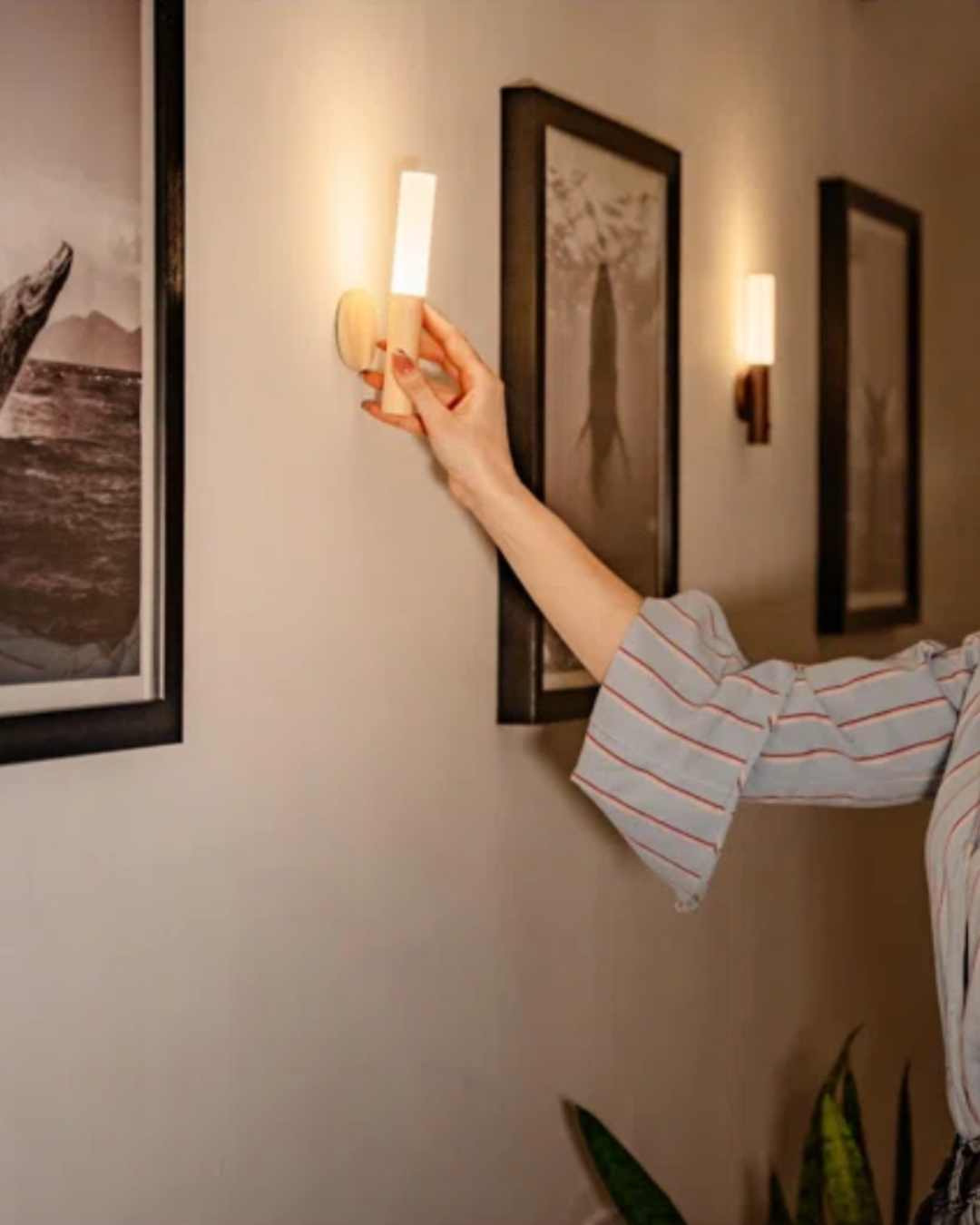 Rechargeable Wooden Sconce Weram